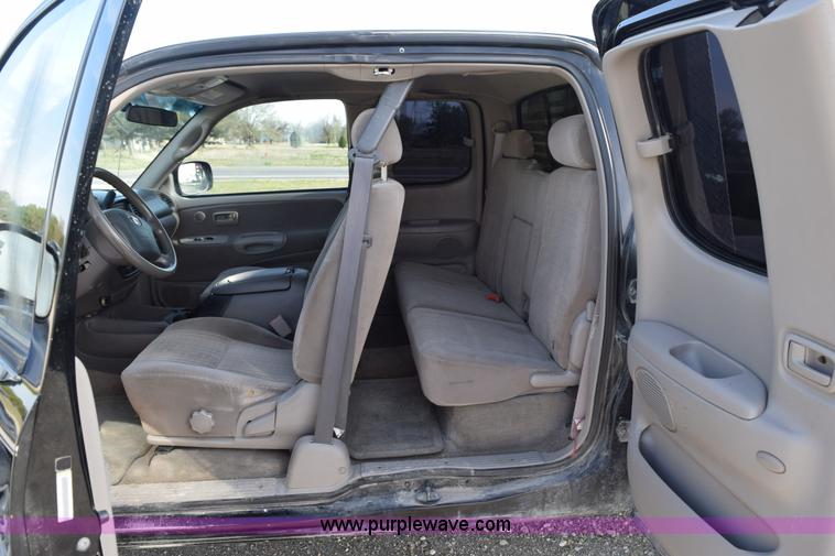 image for item H5119 2003 Toyota Tundra SR5 Access Cab flatbed pickup truck