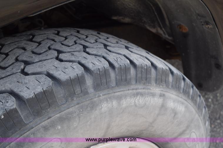 image for item H5119 2003 Toyota Tundra SR5 Access Cab flatbed pickup truck