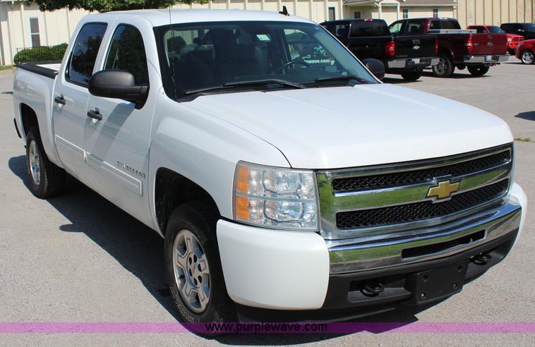 image for item I1547 2009 Chevrolet Silverado 1500 Crew Cab pickup truck