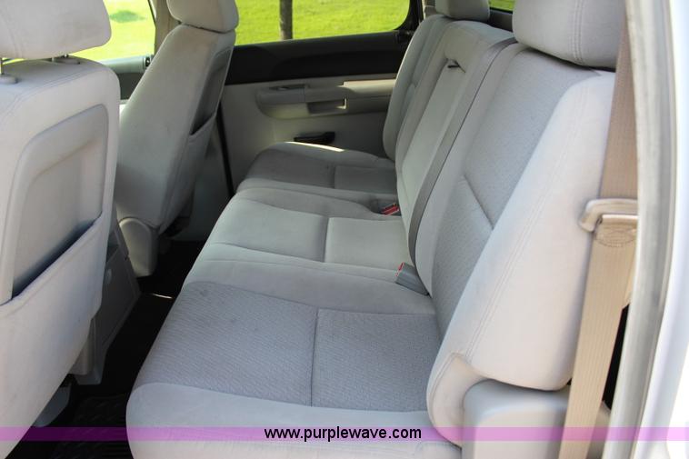 image for item I1547 2009 Chevrolet Silverado 1500 Crew Cab pickup truck