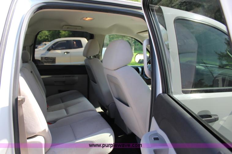 image for item I1547 2009 Chevrolet Silverado 1500 Crew Cab pickup truck