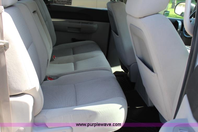 image for item I1547 2009 Chevrolet Silverado 1500 Crew Cab pickup truck