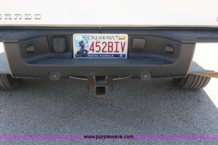 image for item I1547 2009 Chevrolet Silverado 1500 Crew Cab pickup truck