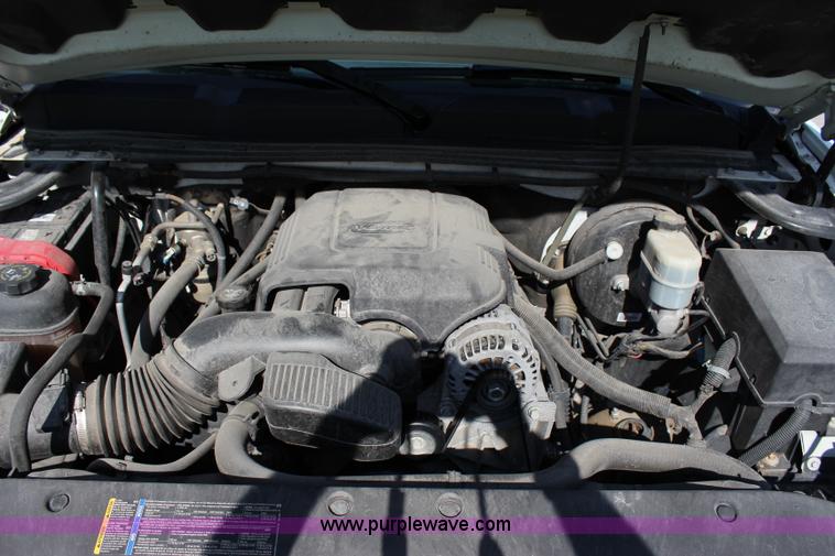 image for item I1547 2009 Chevrolet Silverado 1500 Crew Cab pickup truck