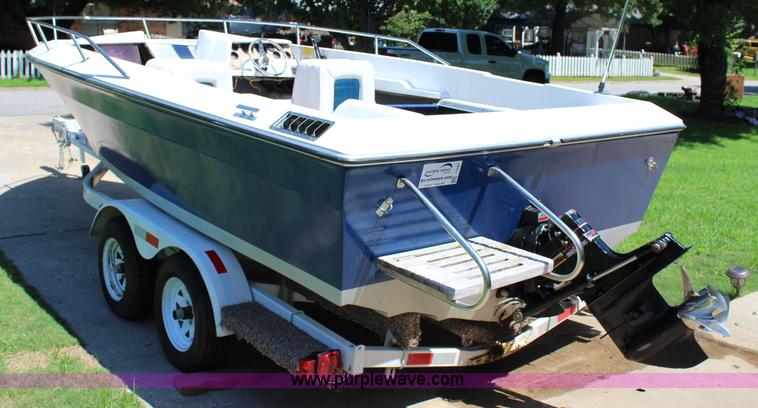 image for item I1597 1984 Chaparral 198 boat