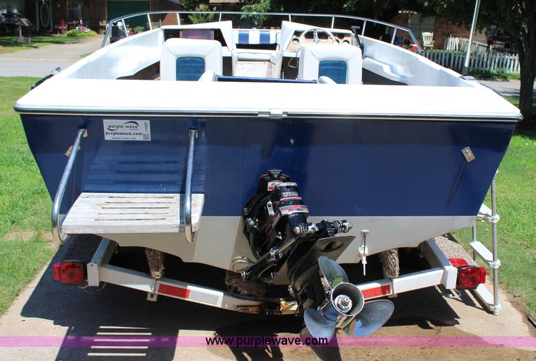 image for item I1597 1984 Chaparral 198 boat