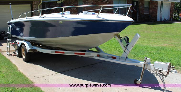 image for item I1597 1984 Chaparral 198 boat