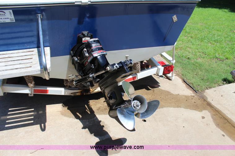 image for item I1597 1984 Chaparral 198 boat