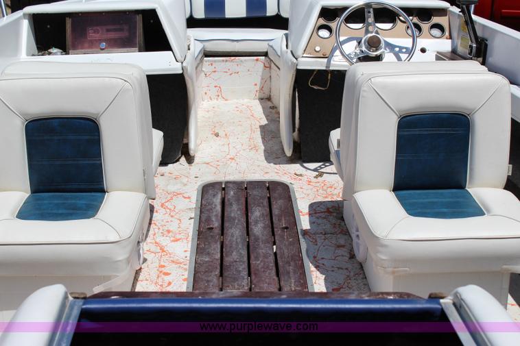 image for item I1597 1984 Chaparral 198 boat