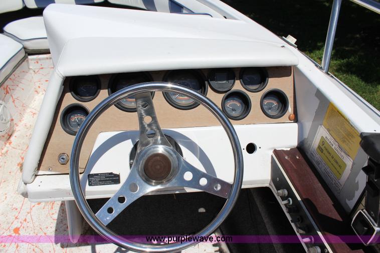 image for item I1597 1984 Chaparral 198 boat