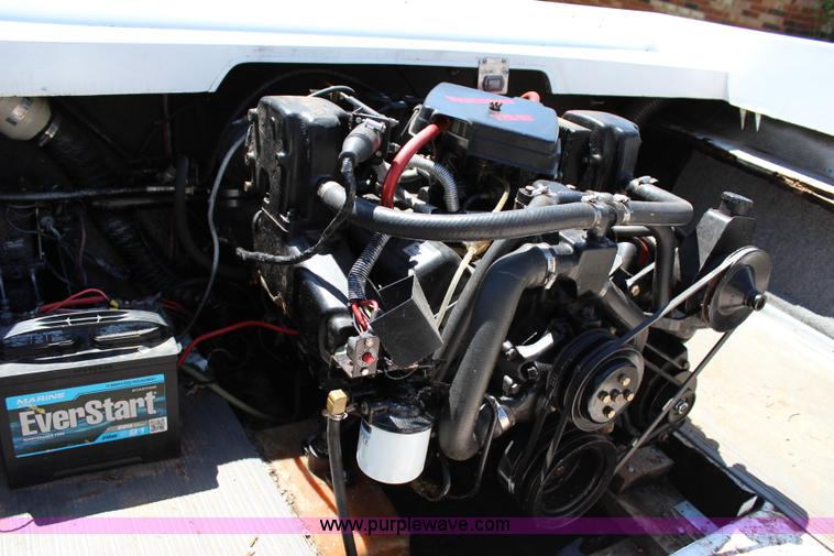 image for item I1597 1984 Chaparral 198 boat