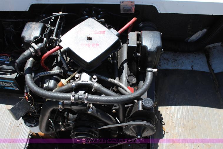 image for item I1597 1984 Chaparral 198 boat