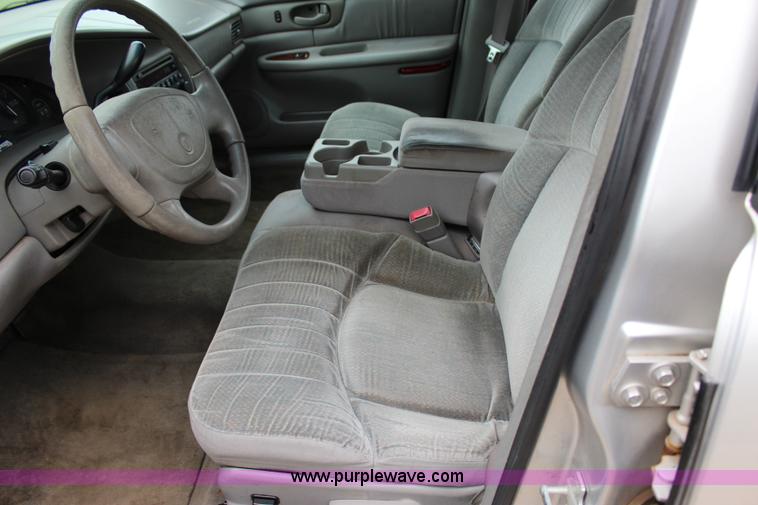 image for item I1600 2005 Buick Century