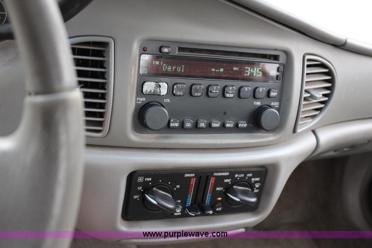 image for item I1600 2005 Buick Century