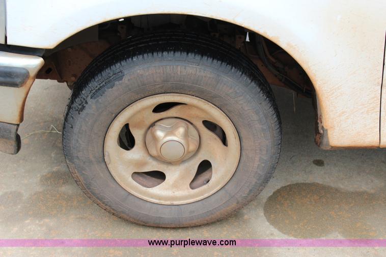 image for item I1604 1998 Ford F150 Ext. Cab pickup truck