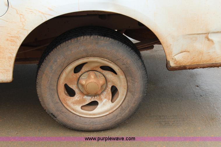 image for item I1604 1998 Ford F150 Ext. Cab pickup truck