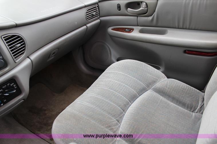 image for item I1606 2005 Buick Century