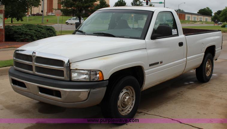 image for item I1609 1999 Dodge Ram 2500 pickup truck