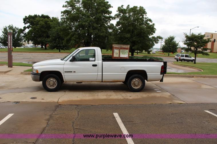 image for item I1609 1999 Dodge Ram 2500 pickup truck