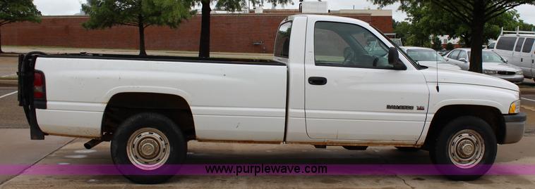 image for item I1609 1999 Dodge Ram 2500 pickup truck