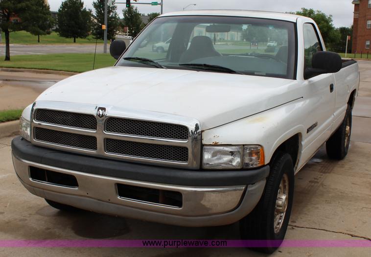 image for item I1609 1999 Dodge Ram 2500 pickup truck