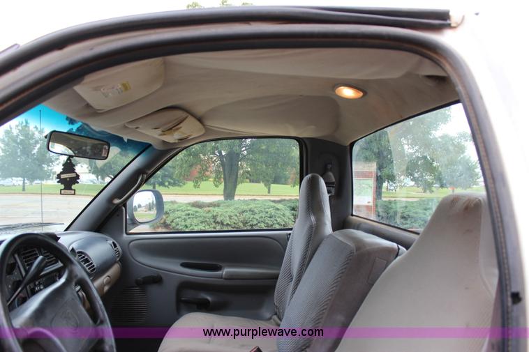 image for item I1609 1999 Dodge Ram 2500 pickup truck