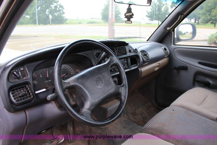 image for item I1609 1999 Dodge Ram 2500 pickup truck