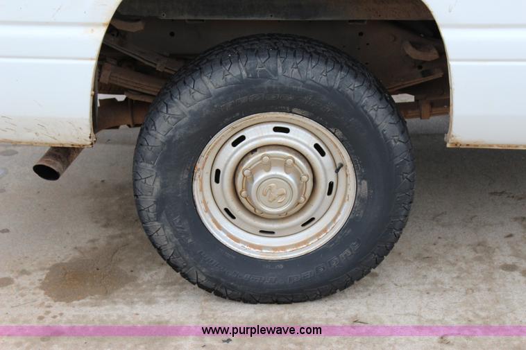 image for item I1609 1999 Dodge Ram 2500 pickup truck