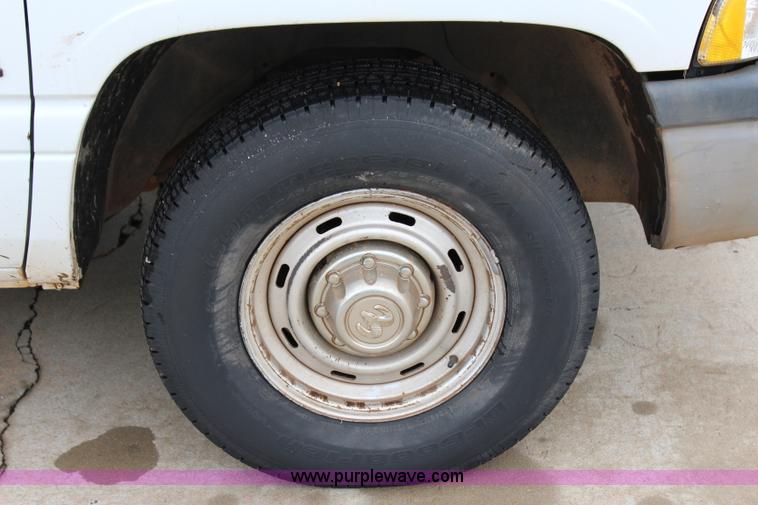 image for item I1609 1999 Dodge Ram 2500 pickup truck