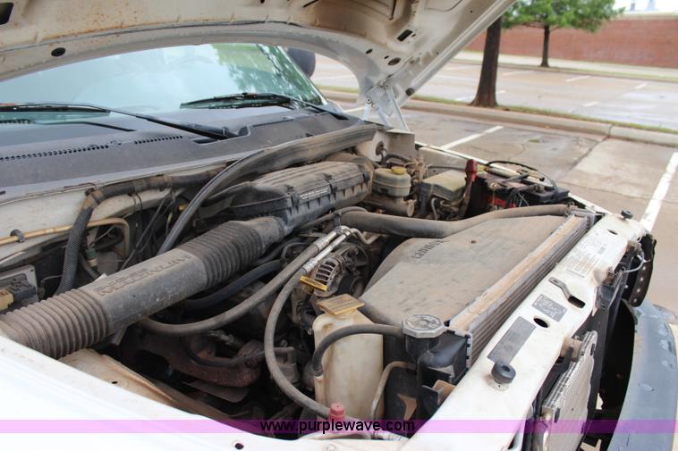 image for item I1609 1999 Dodge Ram 2500 pickup truck