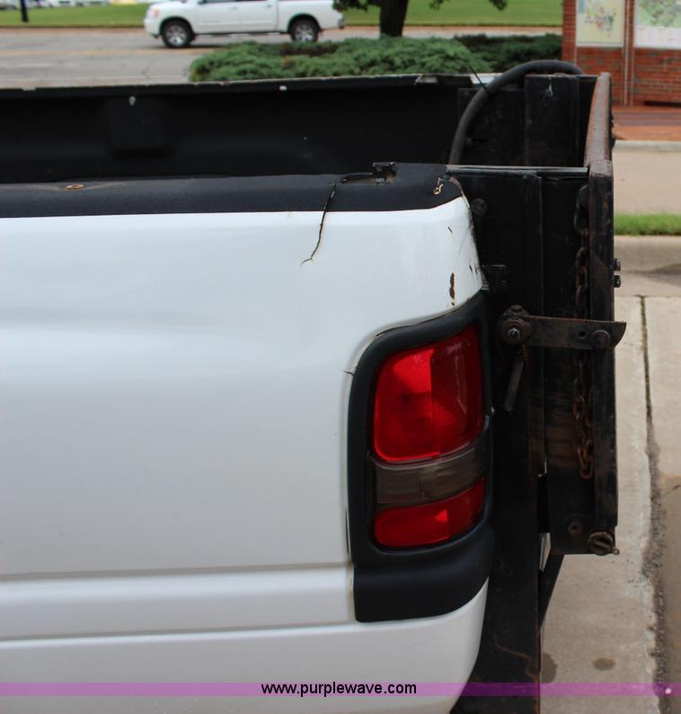 image for item I1609 1999 Dodge Ram 2500 pickup truck