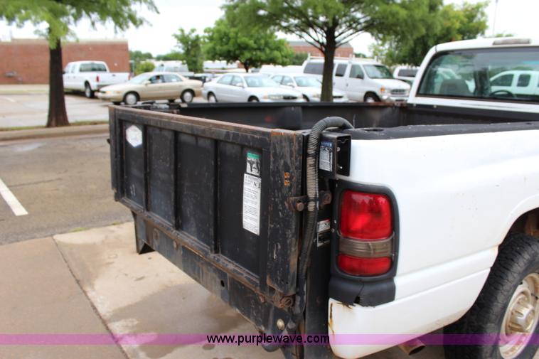 image for item I1609 1999 Dodge Ram 2500 pickup truck