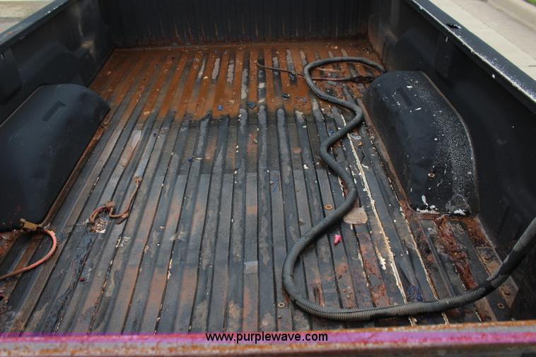 image for item I1609 1999 Dodge Ram 2500 pickup truck