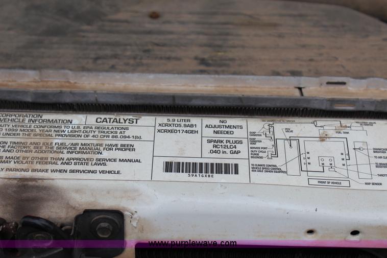 image for item I1609 1999 Dodge Ram 2500 pickup truck