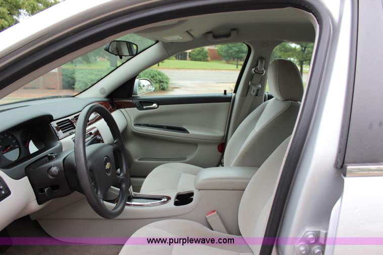 image for item I1612 2010 Chevrolet Impala
