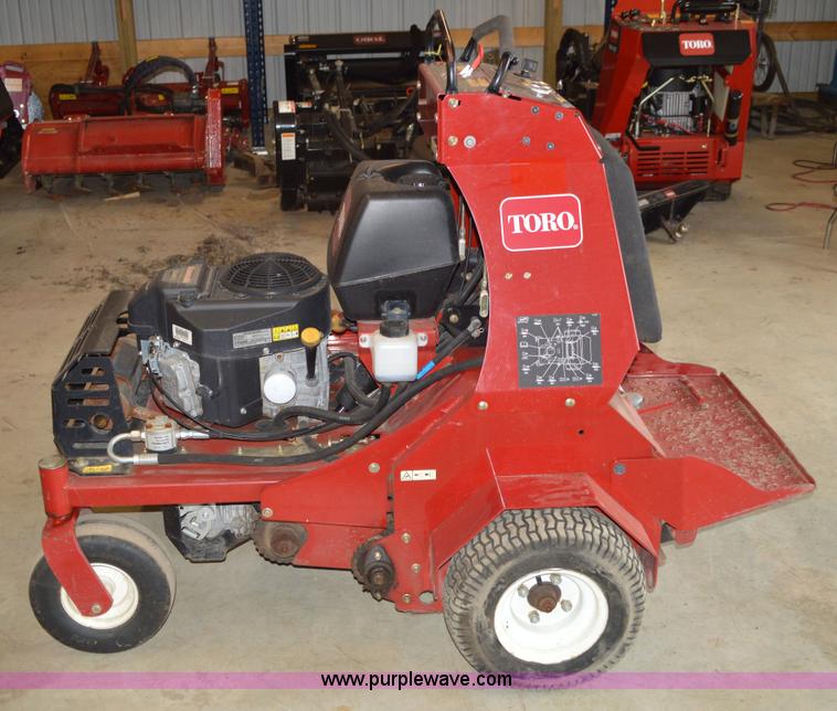 image for item I2761 Toro 23518 aerator