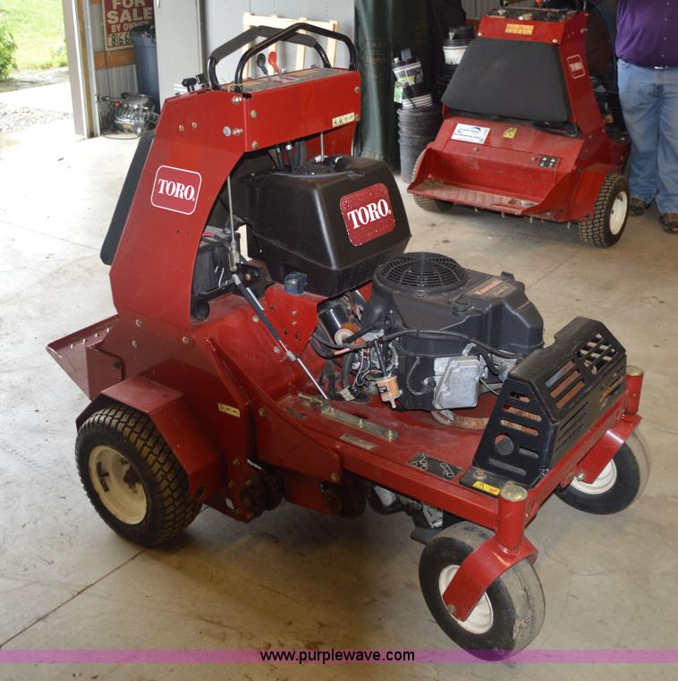 image for item I2761 Toro 23518 aerator