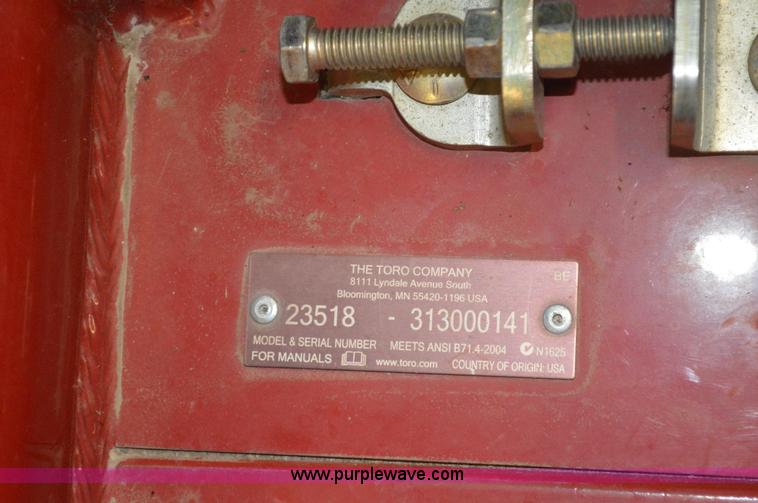 image for item I2761 Toro 23518 aerator