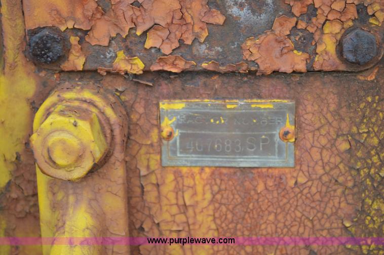 image for item I2791 Caterpillar R4 dozer