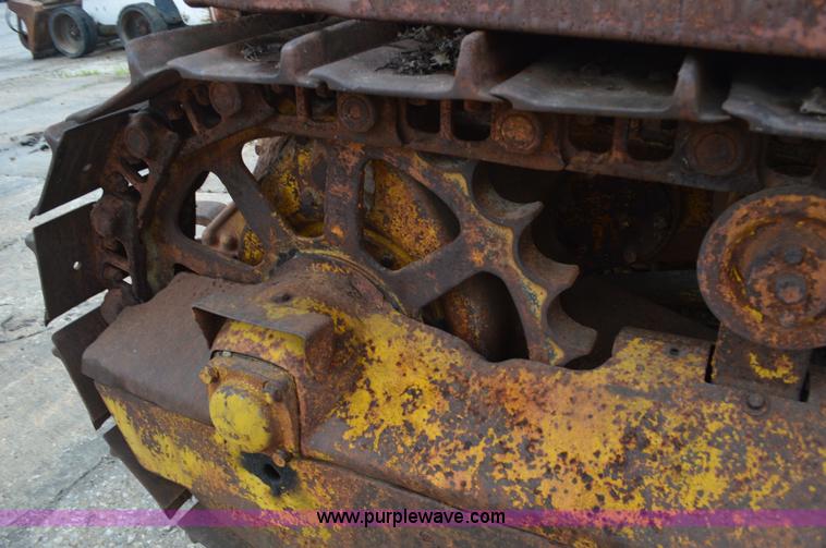 image for item I2791 Caterpillar R4 dozer