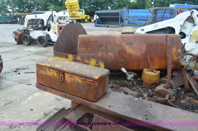 image for item I2791 Caterpillar R4 dozer