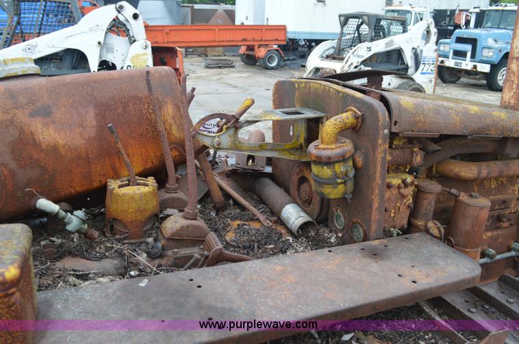 image for item I2791 Caterpillar R4 dozer