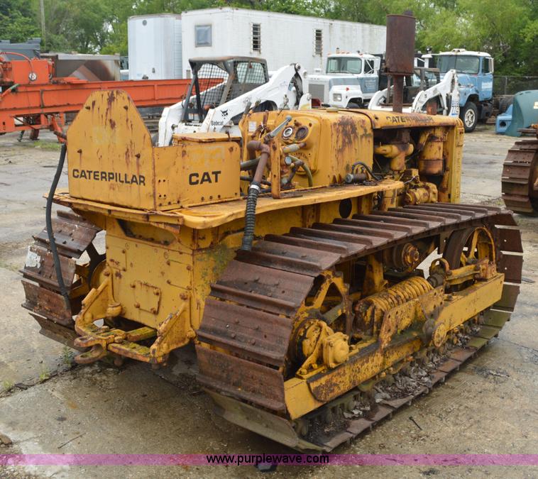 image for item I2793 Caterpillar R4 dozer