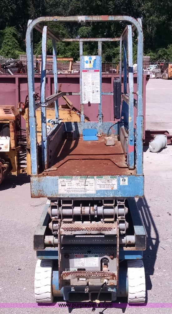 image for item I2806 Genie GS-1930 scissor lift