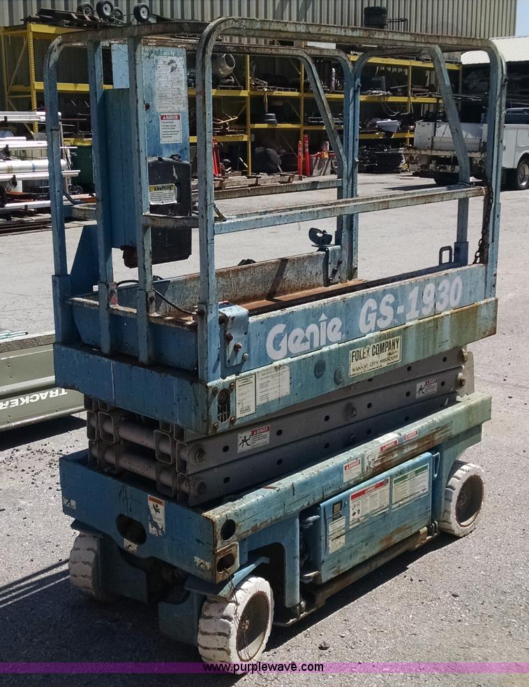 image for item I2806 Genie GS-1930 scissor lift