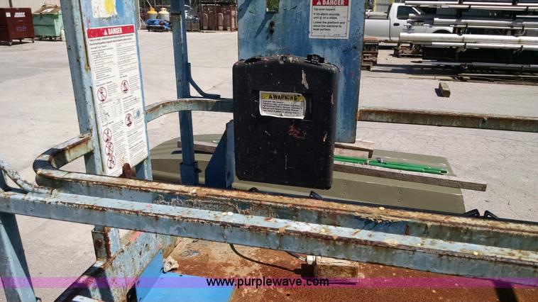 image for item I2806 Genie GS-1930 scissor lift