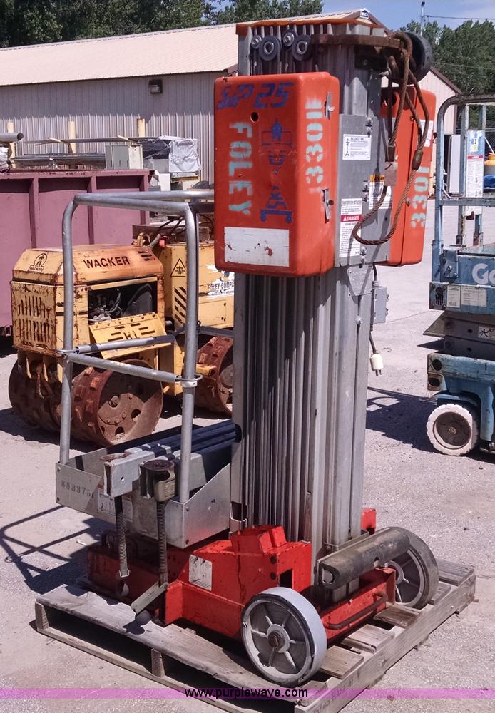 image for item I2807 Sky Jack SJP25 vertical lift