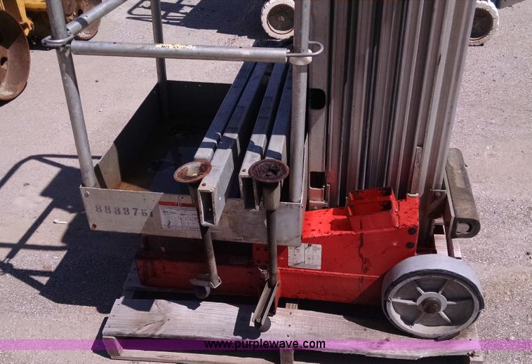 image for item I2807 Sky Jack SJP25 vertical lift