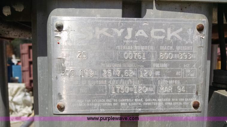 image for item I2807 Sky Jack SJP25 vertical lift