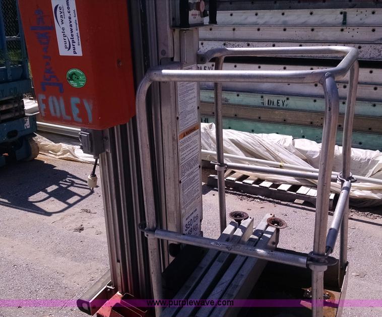 image for item I2807 Sky Jack SJP25 vertical lift